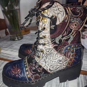 L'Artiste combat style boots size 38 (women's 7)